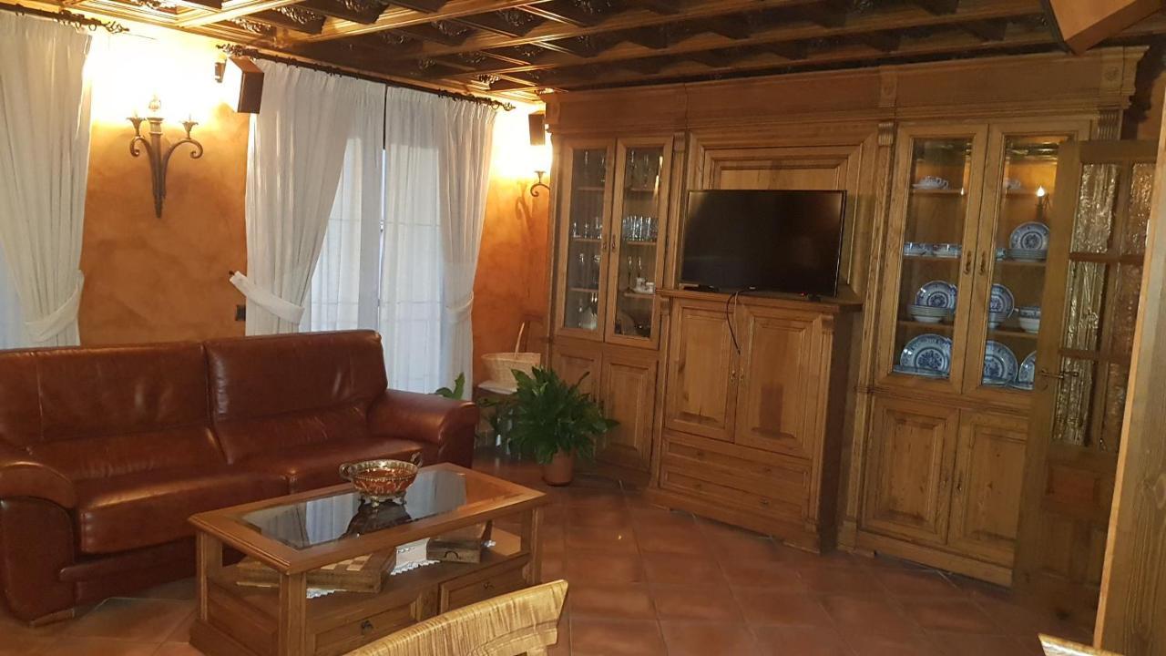 Hostal Rural Los Telares Pastrana Exteriör bild